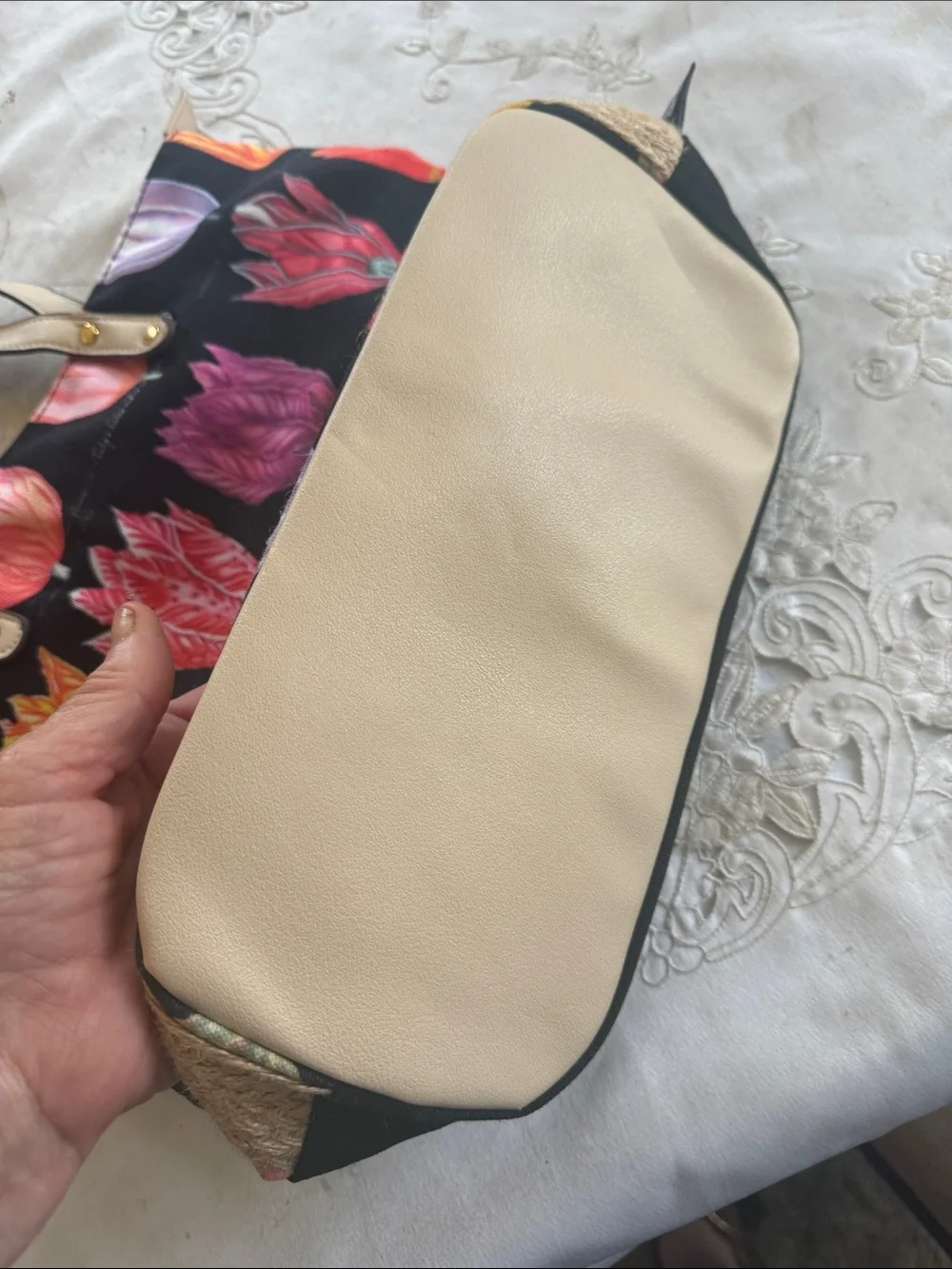 ROBIN RUTH ladies tulip bag very good condition